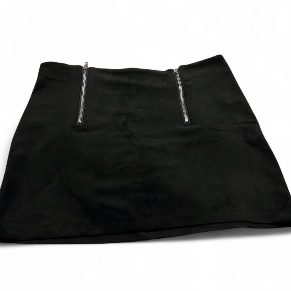 Forever 21 Black Mini Suede Skirt with Zipper Details Plus Size 0X Womens EUC